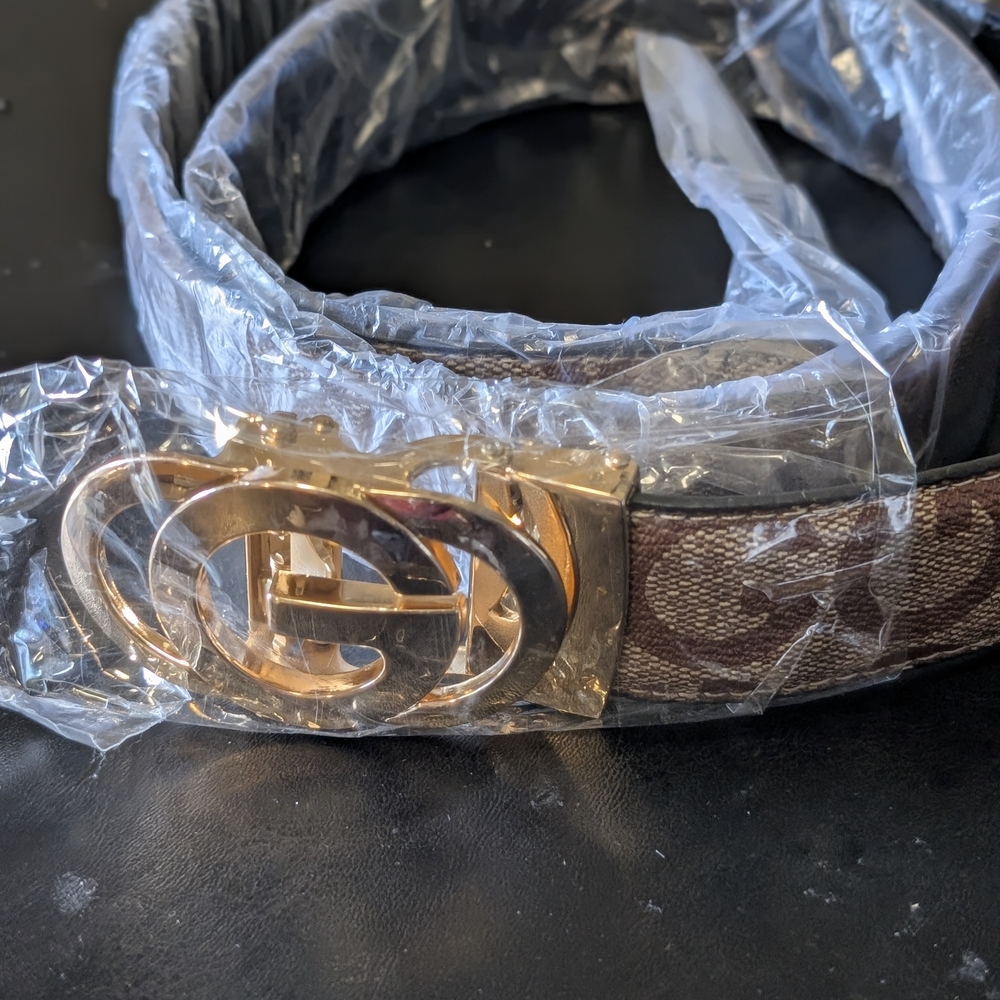 Gucci Brown GG Logo Belt with Gold GG Buckle 44" waist. New, never worn